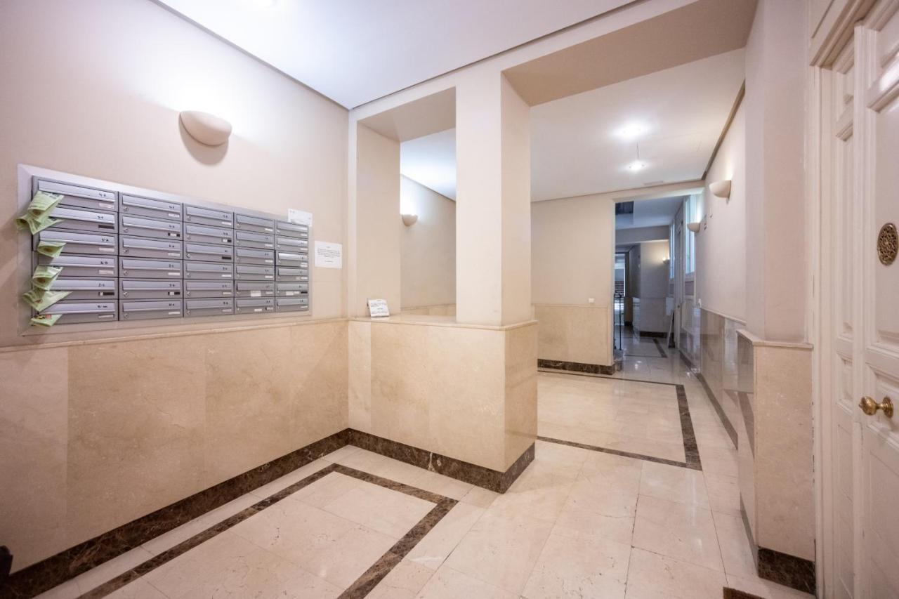 Apartamento For Elegante Y Colonial Temporal En Malasana Mad28 Madrid